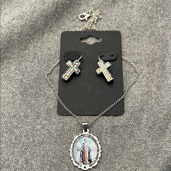 Jewelry - 🌻3/$15 Silvertone Religious Pendant & AB Crystal Cross Earring Set